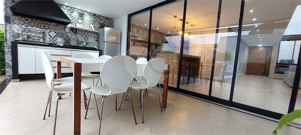 Casa para alugar com 5 quartos, sendo 1 suíte, no condomínio Figueira Garden, Atibaia - SP