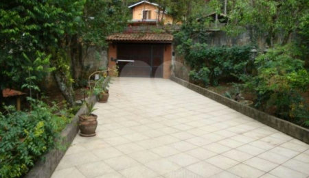 Casa Térrea à venda com 3 quartos, sendo 1 suíte,  em Parque Petrópolis, Mairiporã, SP