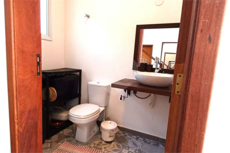 Casa à venda com 3 quartos, sendo 2 suítes, no condomínio Altos de São Roque, São Roque - SP