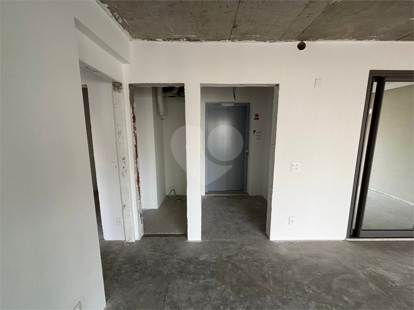 Apartamento à venda com 3 suítes em Moema, São Paulo, SP