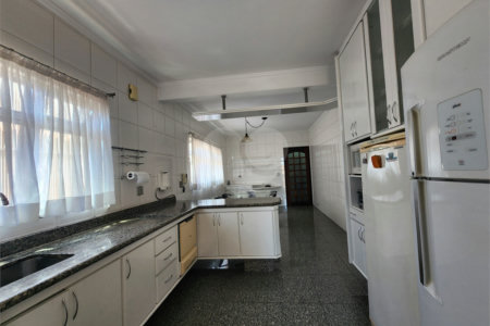 Sobrado à venda com 3 quartos, sendo 1 suíte,  em Vila Constança, São Paulo, SP