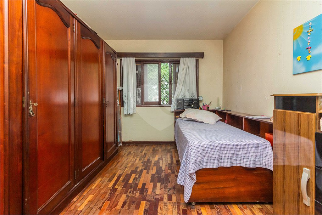 Sobrado à venda com 4 quartos, sendo 1 suíte, em Tremembé, São Paulo, SP