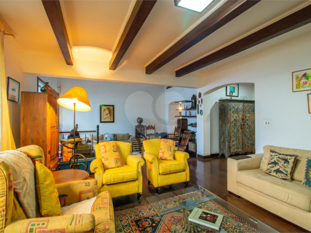 Casa à venda com 4 quartos, sendo 2 suítes,  em Chácara Flora, São Paulo, SP