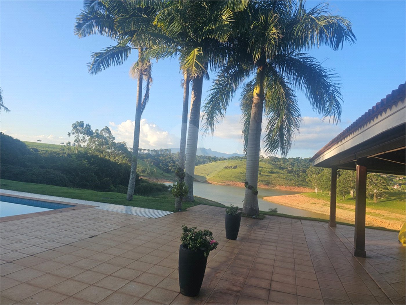 Chácara à venda com 5 suítes no Centro, Piracaia, SP
