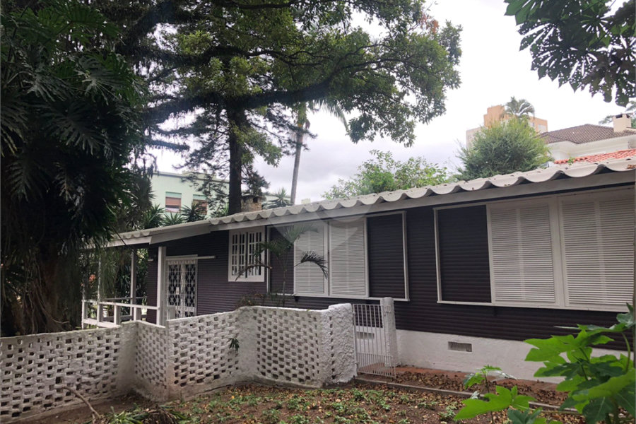 Sobrado à venda com 5 quartos, sendo 1 suíte,  em Tremembé, São Paulo, SP