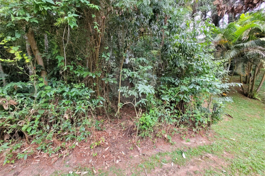 Terreno à venda no condomínio Parque Petrópolis 4 Secção, Mairiporã - SP