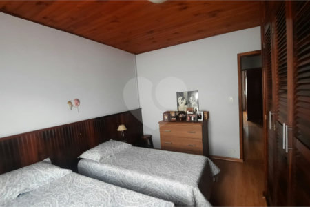 Casa à venda com 4 quartos, sendo 1 suíte,  em Vila Rosália, Guarulhos, SP