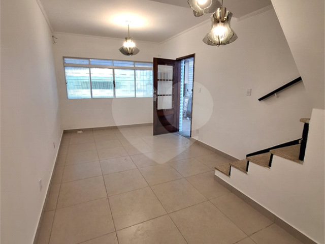 Sobrado à venda com 2 quartos em Parada Inglesa, São Paulo, SP