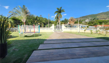 Casa à venda com 7 quartos, sendo 1 suíte, em Condomínio Flamboyant-b, Atibaia, SP