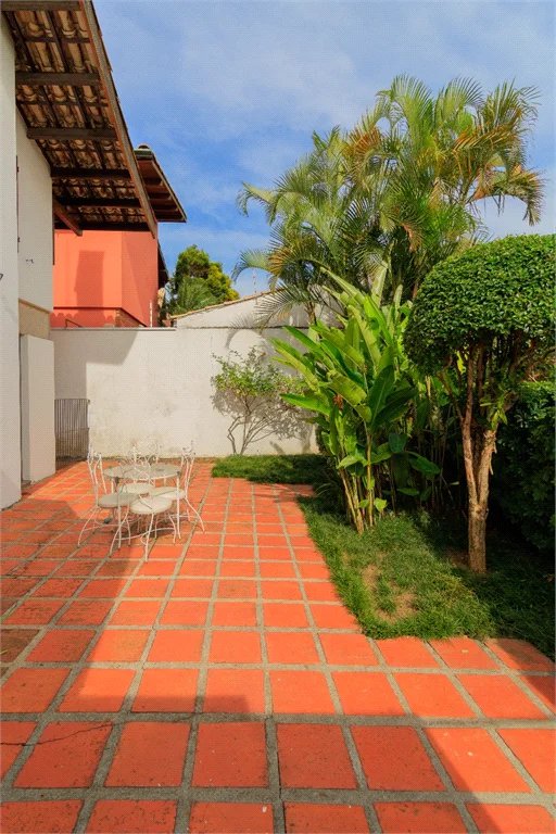 Casa à venda com 4 quartos, sendo 3 suítes, em Jardim Panorama, São Paulo, SP