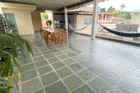Sobrado à venda com 5 quartos em Jardim São Pedro, Mogi das Cruzes, SP