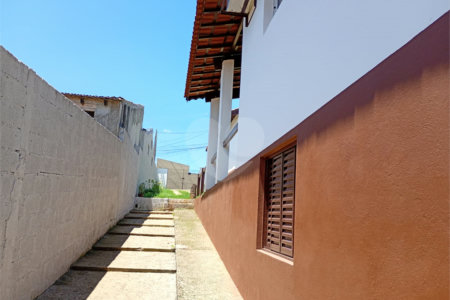 Casa Térrea à venda com 3 quartos em Guaxinduva, Atibaia, SP