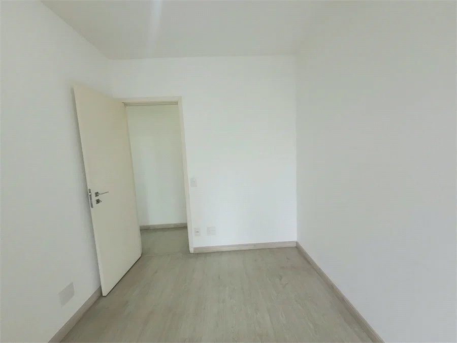 Apartamento à venda com 2 quartos em Vila Anastácio, São Paulo, SP
