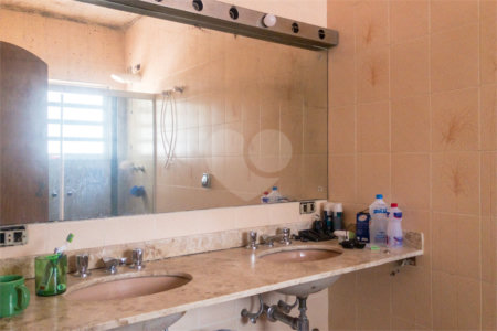 Casa à venda com 3 quartos, sendo 2 suítes, em Granja Julieta, São Paulo, SP