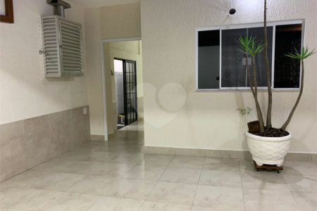 Casa à venda com 3 suítes em Vila Amorim, Suzano, SP