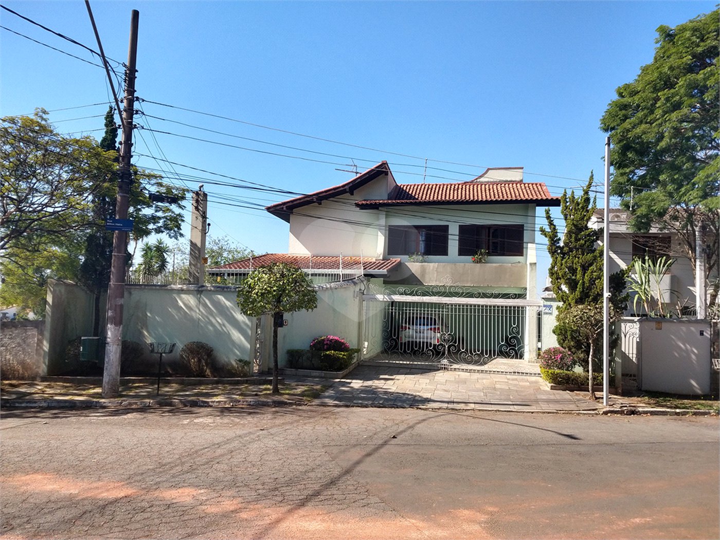 Sobrado à venda com 4 quartos, sendo 1 suíte,  em Parque dos Príncipes, São Paulo, SP