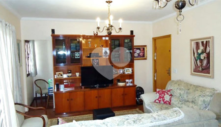 Sobrado à venda com 3 quartos, sendo 1 suíte, em Parada Inglesa, São Paulo, SP
