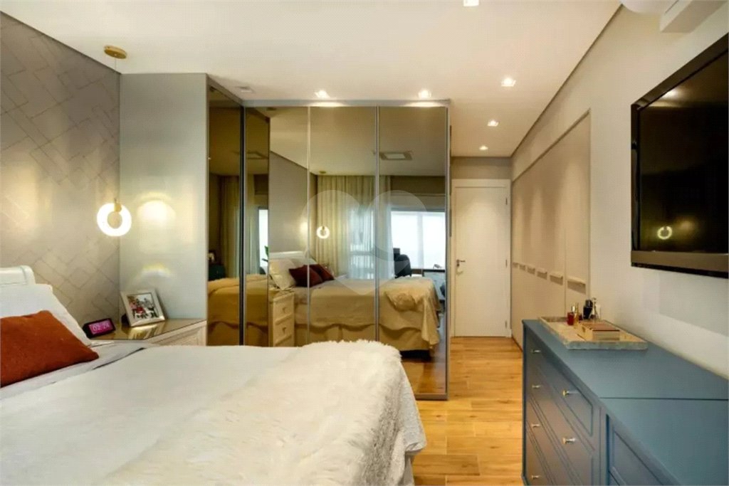 Apartamento à venda com 3 suítes em Indianópolis, São Paulo, SP