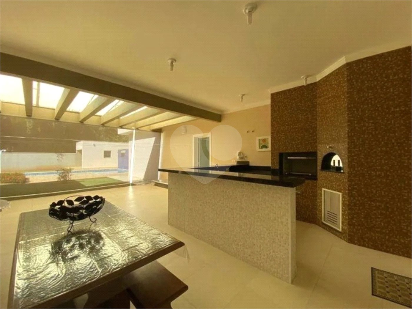 Casa à venda com 4 suítes no condomínio Ipê Velho, Vinhedo - SP