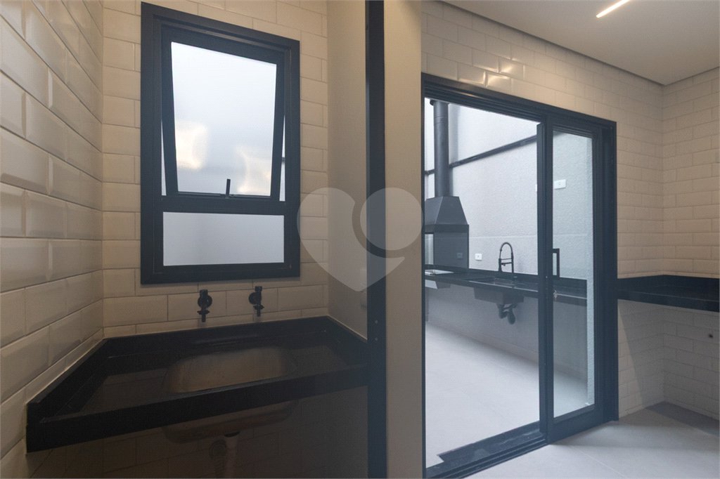 Sobrado à venda com 3 quartos, sendo 1 suíte, em Vila Gumercindo, São Paulo, SP