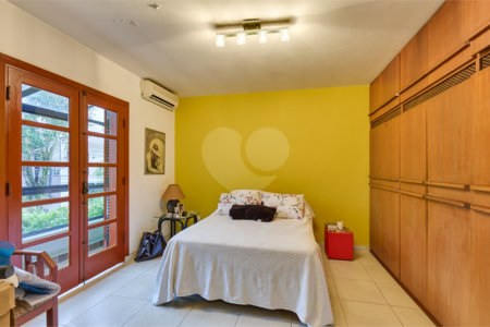 Casa de Vila à venda com 3 quartos, sendo 2 suítes, em Granja Julieta, São Paulo, SP