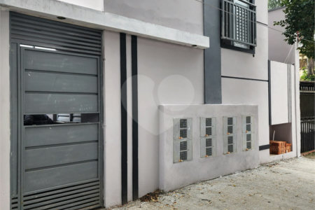 Casa à venda com 2 quartos, sendo 1 suíte, no condomínio Residencial Sanches, São Paulo - SP