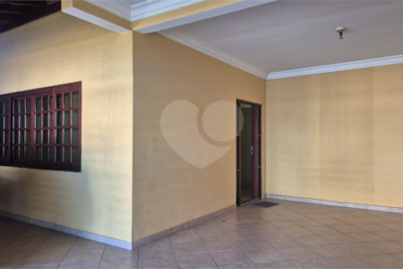 Casa à venda com 3 quartos, sendo 1 suíte, em Vila Angélica, Sorocaba, SP