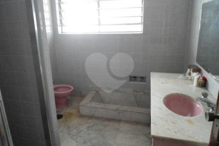 Casa à venda com 5 quartos, sendo 2 suítes, em Planalto Paulista, São Paulo, SP