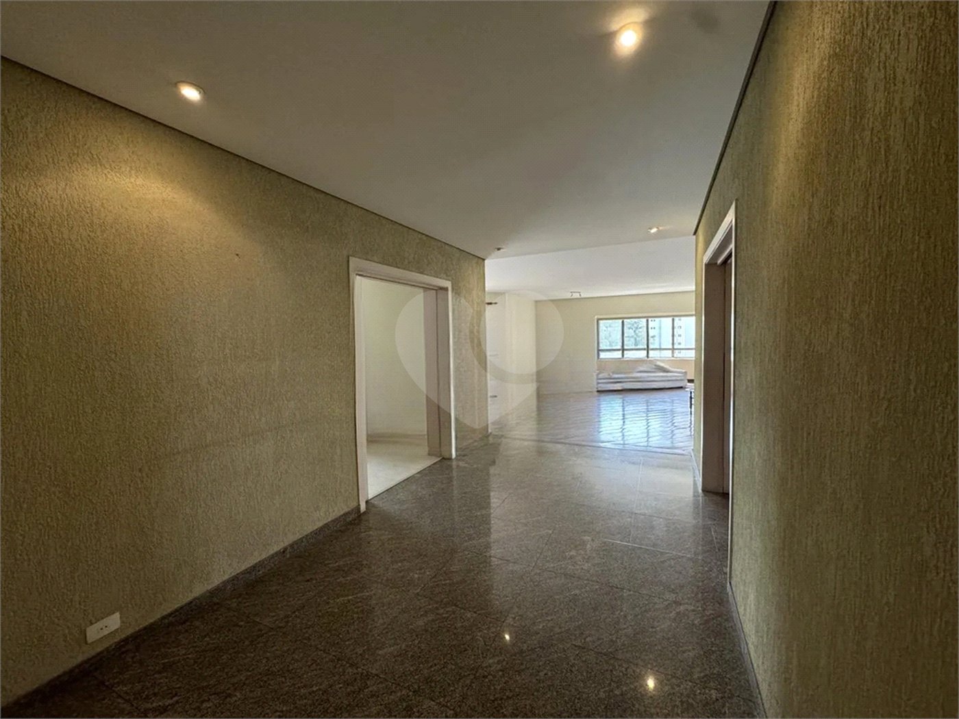 Apartamento à venda com 4 quartos, sendo 2 suítes,  em Vila Suzana, São Paulo, SP