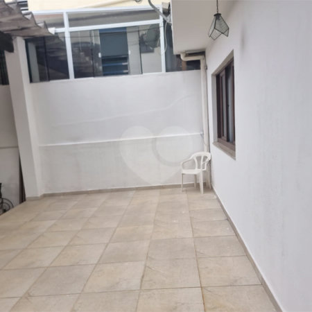 Sobrado à venda ou para alugar com 3 quartos, sendo 2 suítes,  em Ferreira, São Paulo, SP