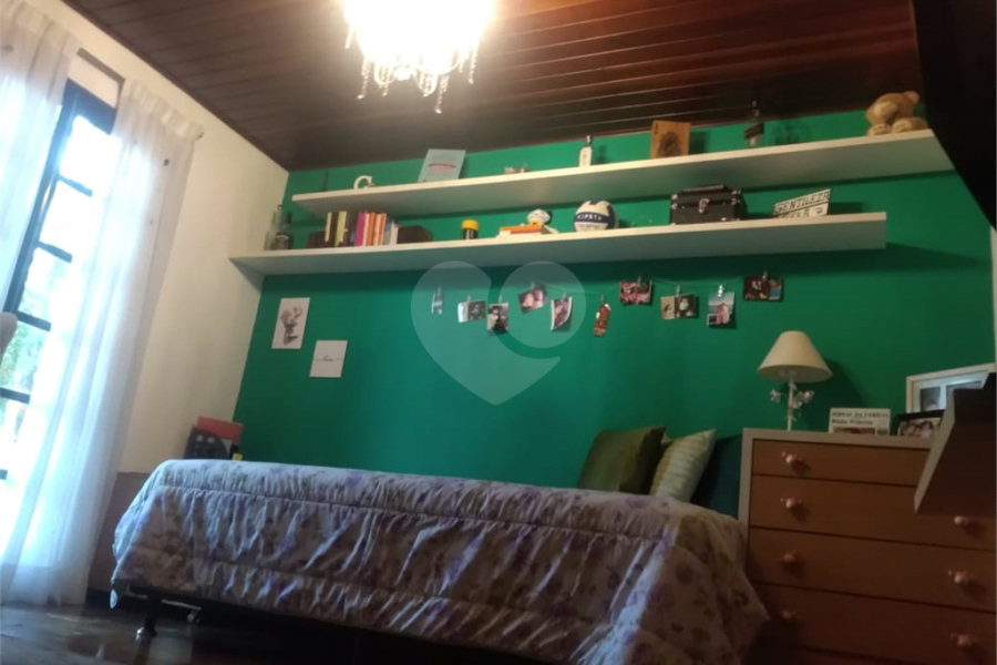 Casa à venda com 3 quartos, sendo 1 suíte, no condomínio Jardim da Monntanha Ii, Mairiporã - SP