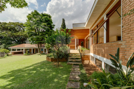 Casa Térrea à venda com 4 quartos, sendo 1 suíte, em Chácara Monte Alegre, São Paulo, SP