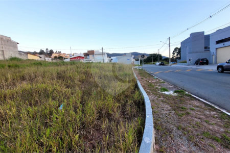 Terreno para alugar em Laranjeiras, Caieiras, SP