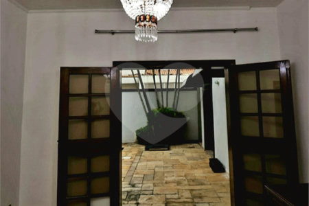 Casa à venda com 4 quartos, sendo 2 suítes, em Jardim São Bento, São Paulo, SP