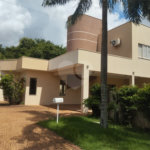 Sobrado à venda com 4 quartos, sendo 3 suítes, em Altos do Jaraguá, Araraquara, SP
