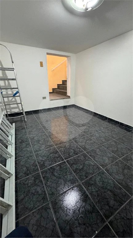 Sobrado na Vila Prudente com 161m², 2 dormitórios, 1 suíte e 2 vagas de garagem