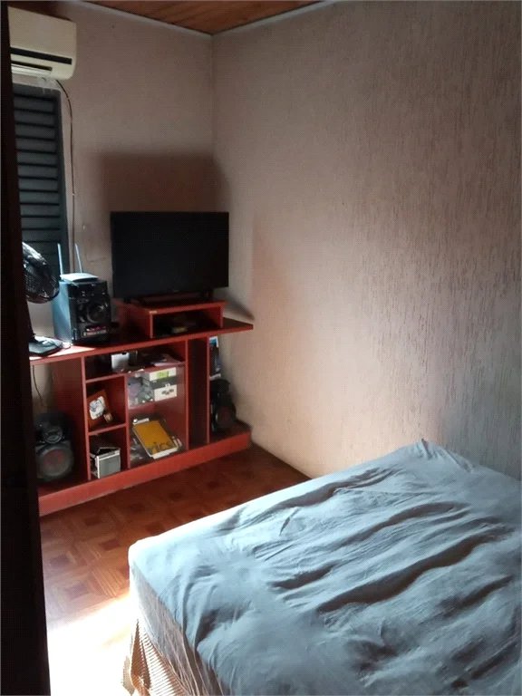Casa à venda com 4 quartos, sendo 1 suíte, em Jardim das Palmas, São Paulo, SP