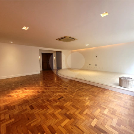 Apartamento à venda com 4 quartos, sendo 1 suíte, em Copacabana, Rio de Janeiro, RJ