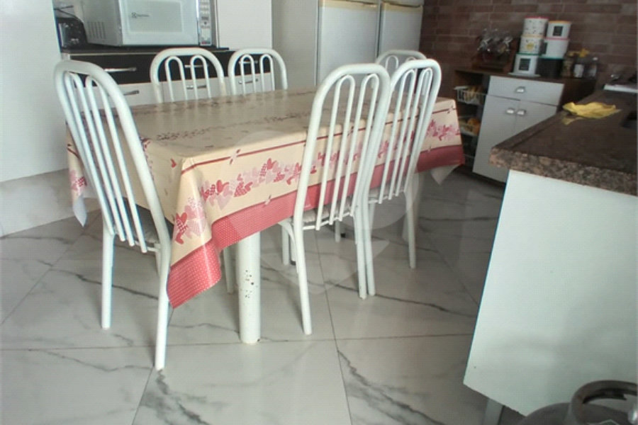 Casa Térrea à venda com 3 suítes em Loty, Itanhaém, SP