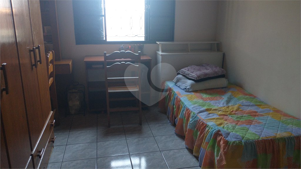 Casa à venda com 4 quartos, sendo 2 suítes,  em Conjunto Habitacional Brás Cubas, Mogi das Cruzes, SP