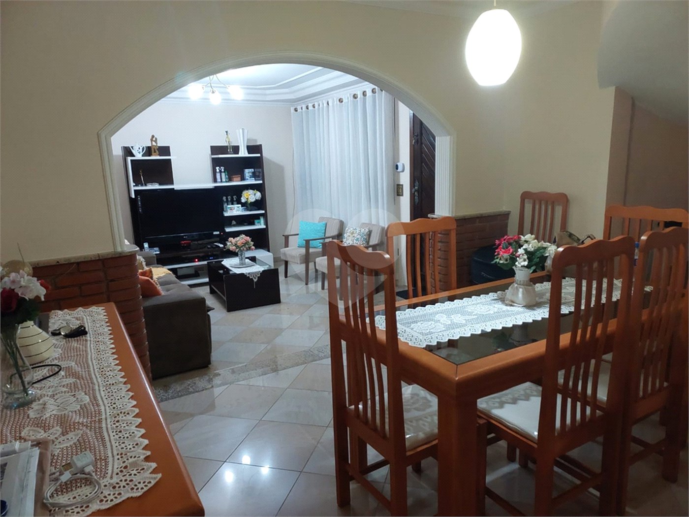 Casa à venda com 2 quartos, sendo 1 suíte, em Vila Maria de Maggi, Suzano, SP