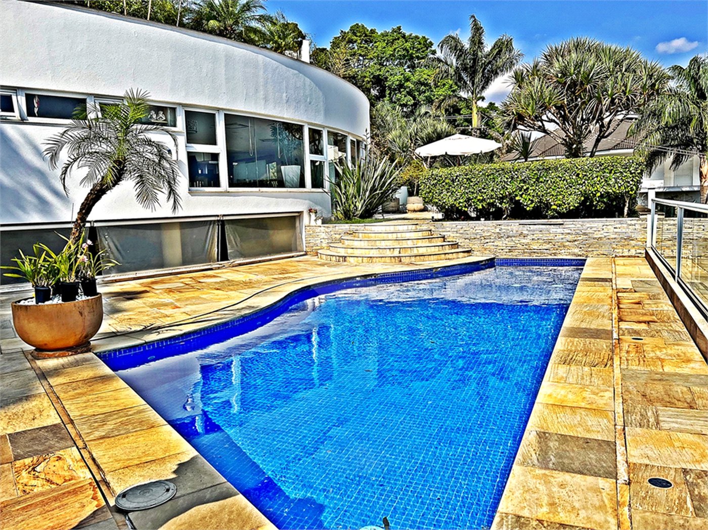 Casa à venda com 4 suítes no condomínio Residencial Jd. Ibiratiba, São Paulo - SP
