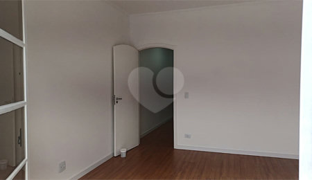 Sobrado à venda com 3 quartos, sendo 1 suíte, em Tremembé, São Paulo, SP