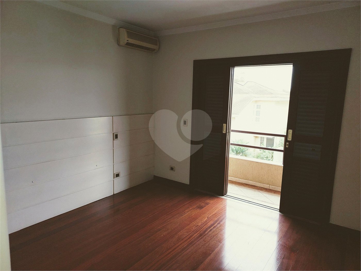 Casa à venda com 3 suítes no condomínio Chácara Francesa, São Paulo - SP