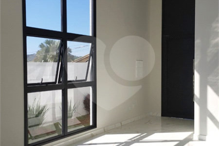 Casa à venda com 3 suítes no condomínio Shambala III, Atibaia - SP