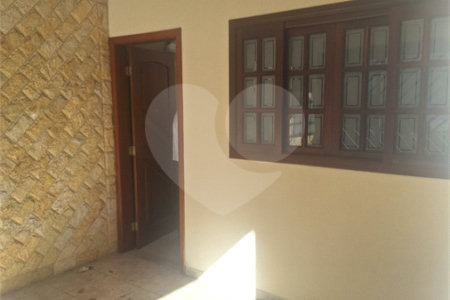 Casa à venda com 4 quartos em Vila Irmãos Arnoni, São Paulo, SP