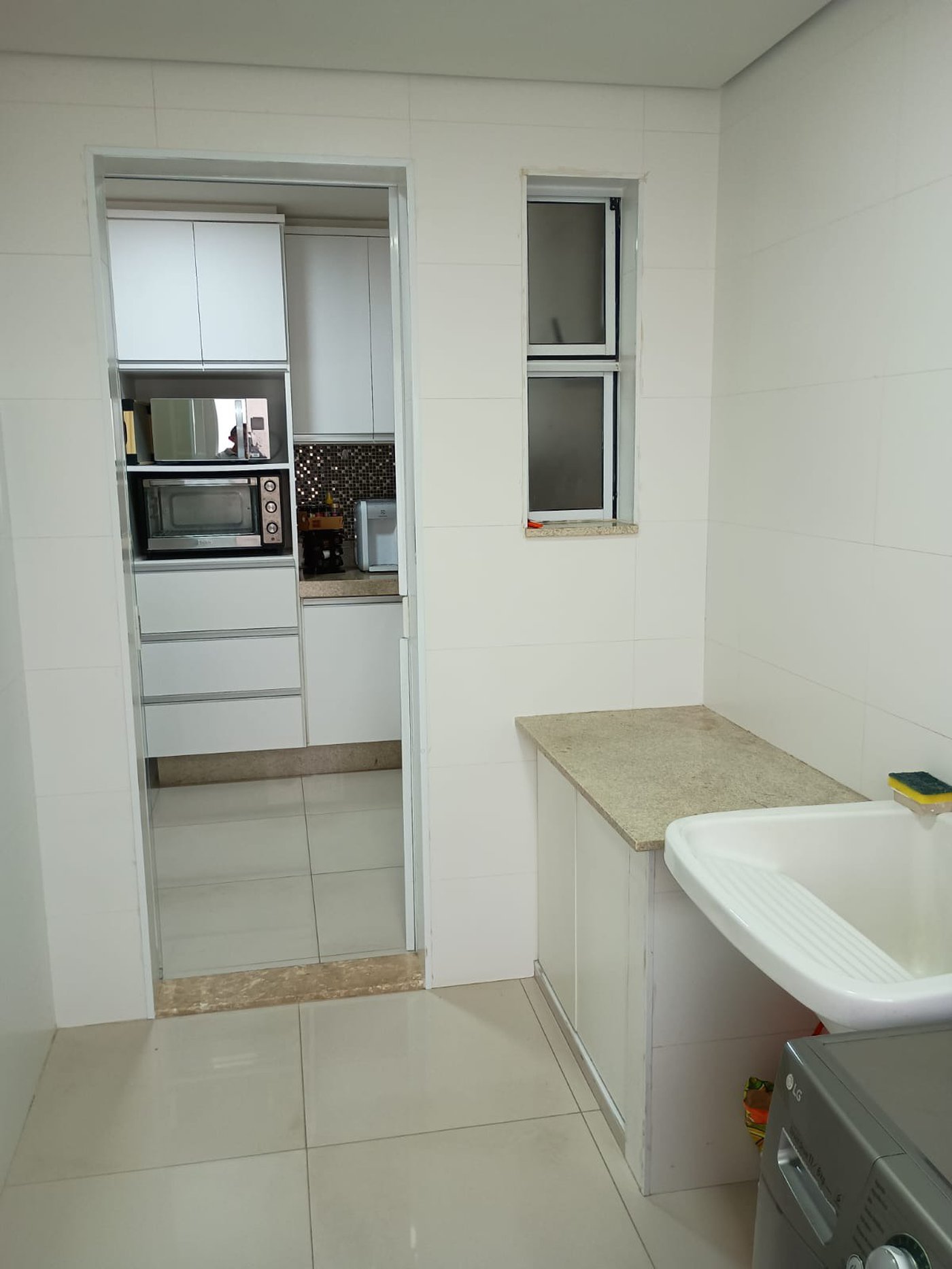 Casa à venda com 3 quartos, sendo 1 suíte,  no condomínio Vila flora, Hortolândia - SP