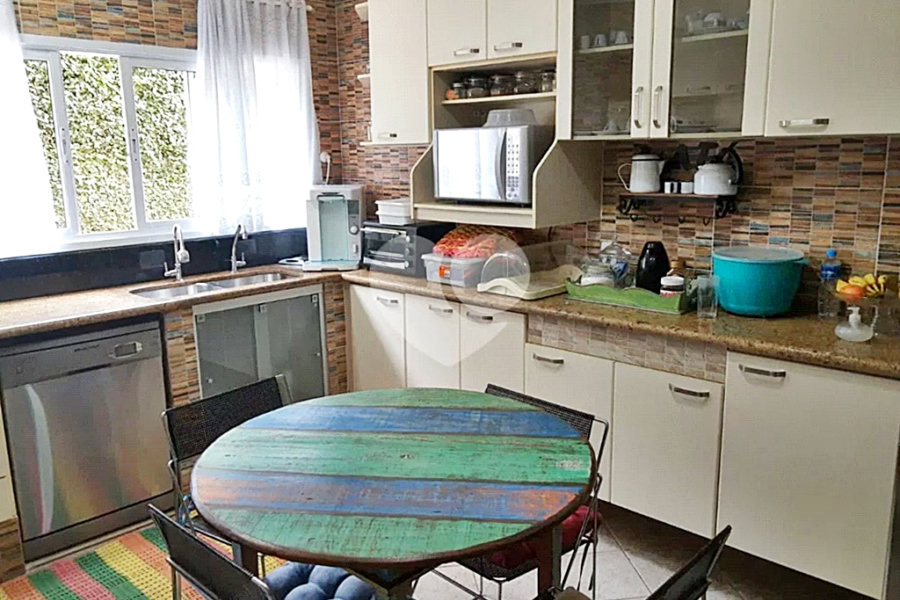Casa à venda com 4 suítes no condomínio Parque Petrópolis 4 Secção, Mairiporã - SP