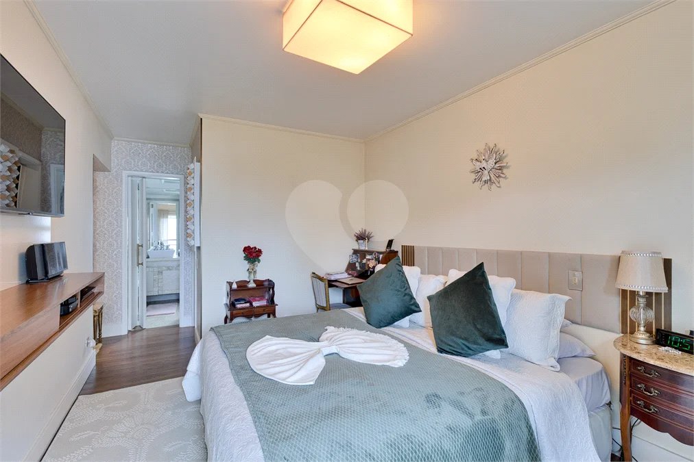 Apartamento à venda com 3 quartos, sendo 1 suíte, em Jardim Marajoara, São Paulo, SP