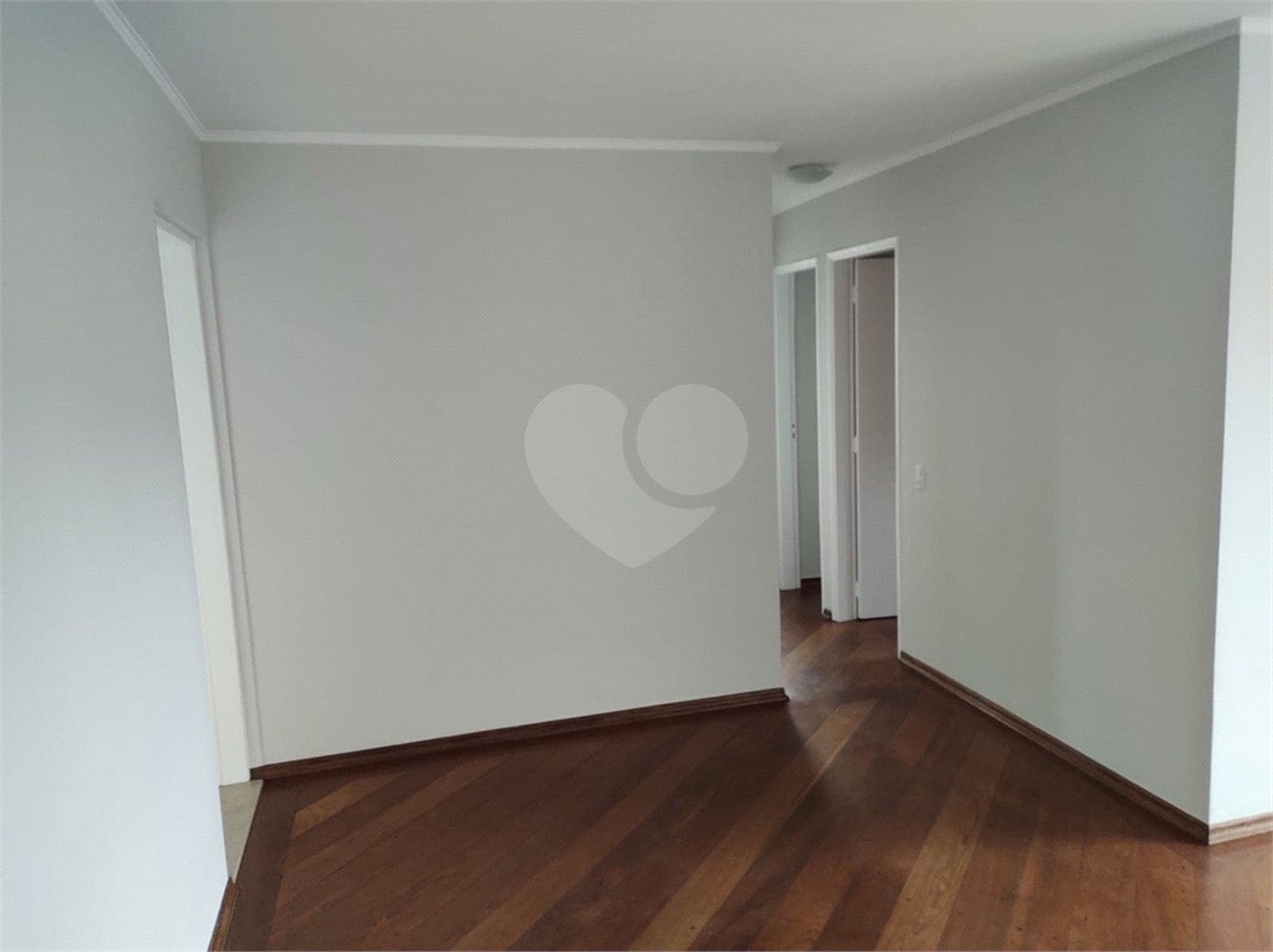 AMPLO APARTAMENTO COM LAZER